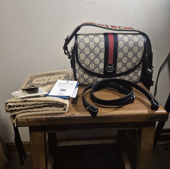 Gucci Handbags - Authentic Gucci Ophidia Small Shoulder Crossbody Navy Handbag EUC HTF
